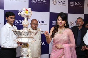 Trisha Launches NAC Jewellers at Kanchipuram